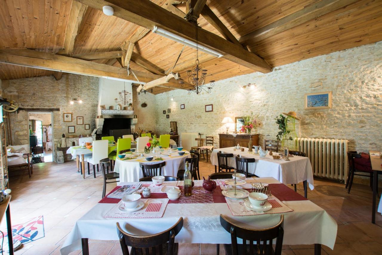 Bed and Breakfast A L'Antan - La Ferme D'Octave Saint-Hilaire-de-Villefranche Esterno foto